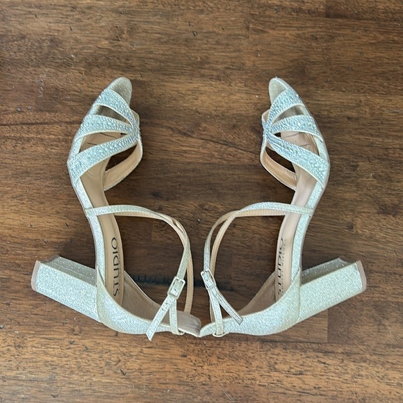 Badgley Mischka Womens Sparkly Gold Crystal Block Heel Sandals Size 9 Party - Picture 6 of 14